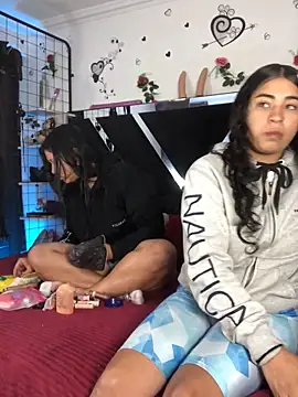 Snapshot of 1lovelygirls chatting on 11-26-25, 12:17 1lovelygirls online show from 11-26-25, 12:17