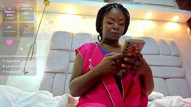 Snapshot of amina_west chatting on 10-04-25, 12:03 amina west online show from 10-04-25, 12:03