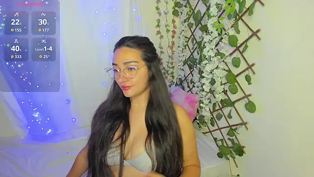 Snapshot of zara41 chatting on 06-12-26, 05:01 zara41 online show from 06-12-26, 05:01