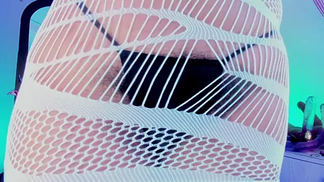 kuromi69 online show from 10-18-25, 04:26