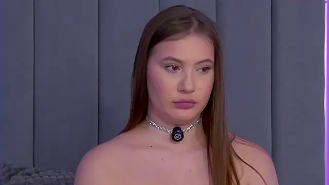 Snapshot of ChloeMarsch chatting on 10-19-25, 05:30 ChloeMarsch online show from 10-19-25, 05:30