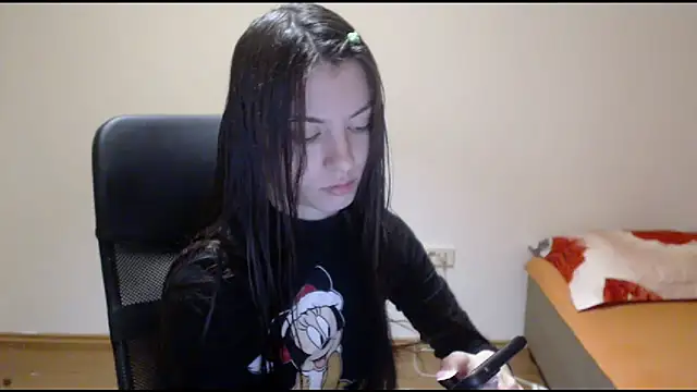 Snapshot of CuteJollie4U chatting on 12-14-24, 04:31 CuteJollie4U online show from 12-14-24, 04:31