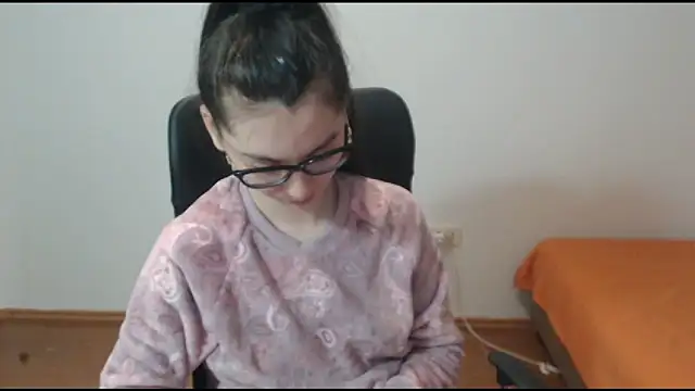 Snapshot of CuteJollie4U chatting on 02-04-25, 03:57 CuteJollie4U online show from 02-04-25, 03:57