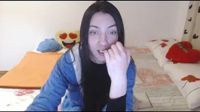 Snapshot of CuteJollie4U chatting on 03-12-26, 04:46 CuteJollie4U online show from 03-12-26, 04:46