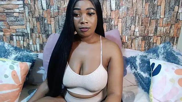 Snapshot of Foxy_African chatting on 05-12-26, 11:29 Foxy African online show from 05-12-26, 11:29