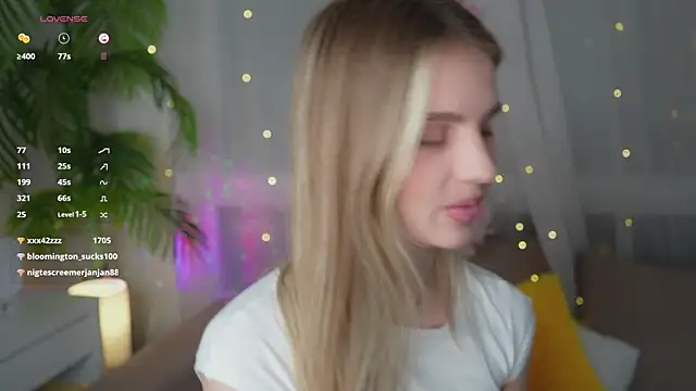 Snapshot of Fluffy-Angel chatting on 12-06-24, 02:06 Fluffy-Angel online show from 12-06-24, 02:06