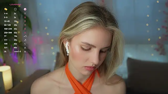 Snapshot of Fluffy-Angel chatting on 01-28-25, 08:04 Fluffy-Angel online show from 01-28-25, 08:04