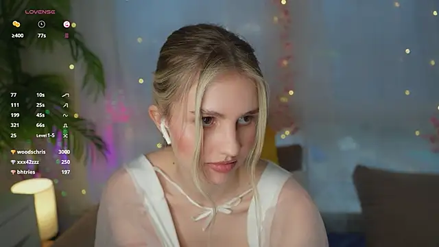 Snapshot of Fluffy-Angel chatting on 01-29-25, 12:24 Fluffy-Angel online show from 01-29-25, 12:24