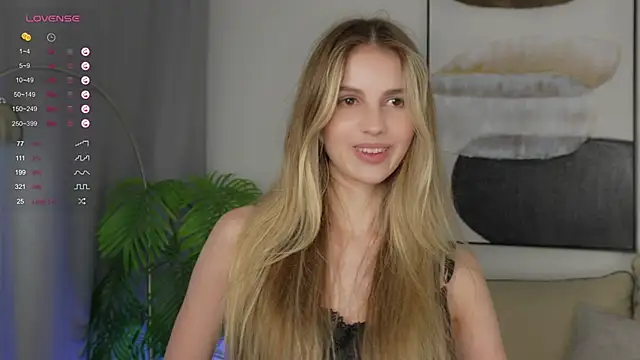 Snapshot of Fluffy-Angel chatting on 09-21-25, 03:46 Fluffy-Angel online show from 09-21-25, 03:46