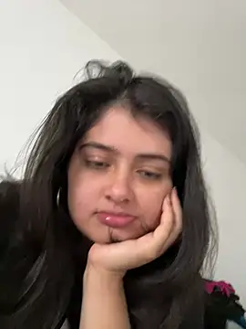 Stephania 18 online show from 01-04-25, 03:39