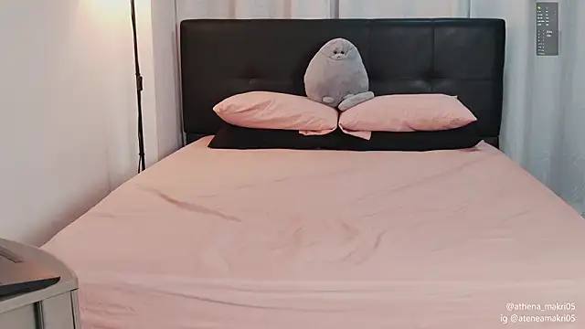 Snapshot of Atenea_Makri chatting on 03-24-26, 02:38 Atenea Makri online show from 03-24-26, 02:38