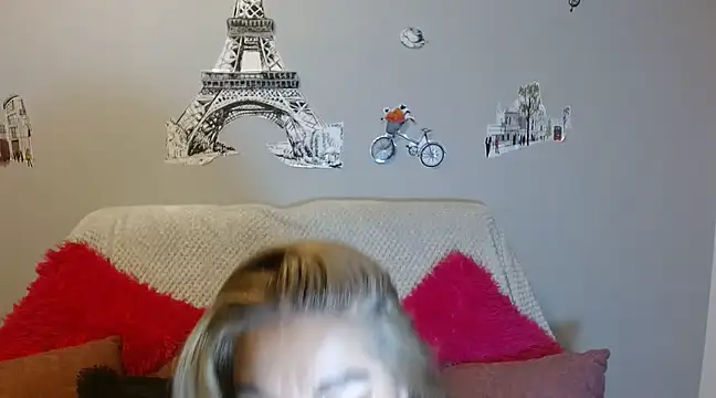 Snapshot of _SamanthaDoll_ chatting on 01-08-25, 06:41 SamanthaDoll online show from 01-08-25, 06:41