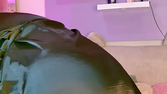 ChloeRem online show from 03-06-25, 04:52