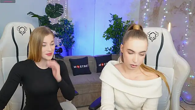 Linda054 online show from 12-17-24, 11:39