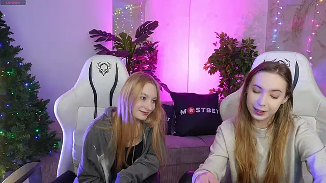 Linda054 online show from 12-19-24, 11:50