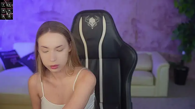 Linda054 online show from 10-20-25, 11:27