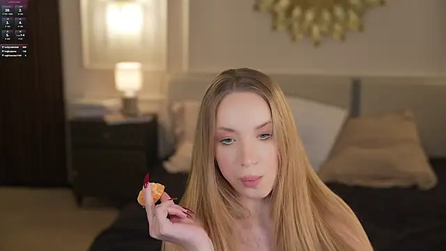 Linda054 online show from 10-22-25, 04:13