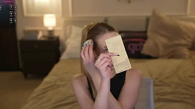 Linda054 online show from 11-19-25, 01:27