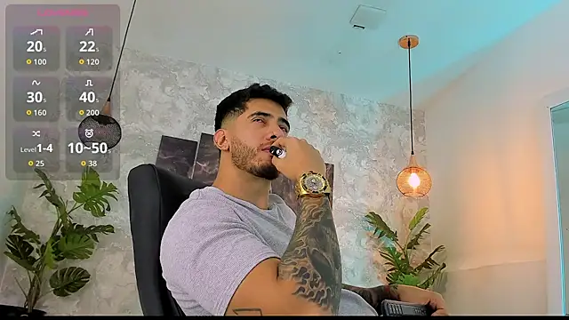 Snapshot of Nate_franco chatting on 05-17-26, 04:10 Nate franco online show from 05-17-26, 04:10