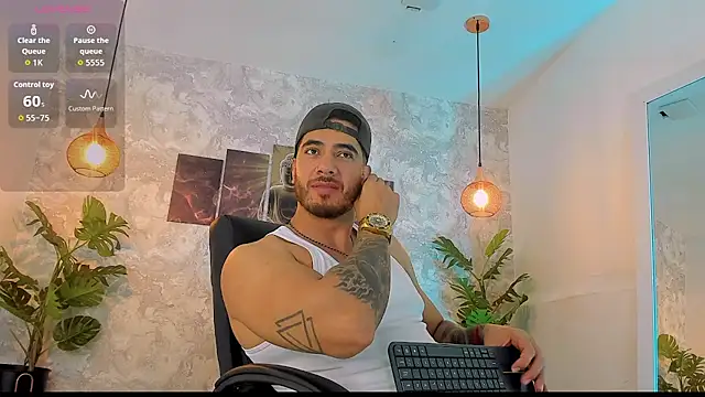 Snapshot of Nate_franco chatting on 06-04-26, 04:07 Nate franco online show from 06-04-26, 04:07