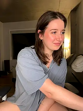 Snapshot of nerdynina chatting on 10-22-25, 01:39 nerdynina online show from 10-22-25, 01:39