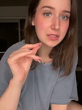 Snapshot of nerdynina chatting on 10-29-25, 12:24 nerdynina online show from 10-29-25, 12:24