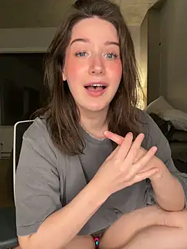 Snapshot of nerdynina chatting on 11-16-25, 12:38 nerdynina online show from 11-16-25, 12:38