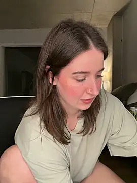 Snapshot of nerdynina chatting on 11-20-25, 12:44 nerdynina online show from 11-20-25, 12:44