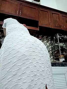    Erin    online show from 10-05-25, 03:49