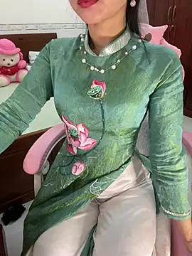    Erin    online show from 07-22-26, 03:09
