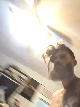 Snapshot of Robriguezxxx chatting on 10-16-25, 06:47 Robriguezxxx online show from 10-16-25, 06:47