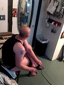 Snapshot of ditchwater chatting on 02-14-25, 05:57 ditchwater online show from 02-14-25, 05:57