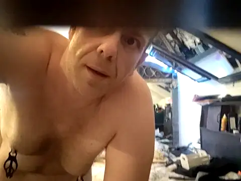 Snapshot of ditchwater chatting on 02-18-25, 08:47 ditchwater online show from 02-18-25, 08:47