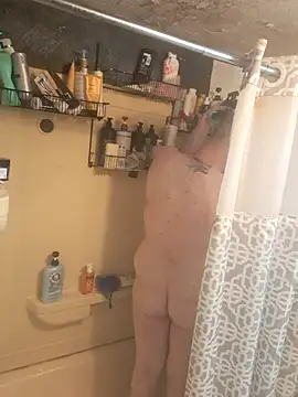 Snapshot of ditchwater chatting on 11-17-25, 06:14 ditchwater online show from 11-17-25, 06:14