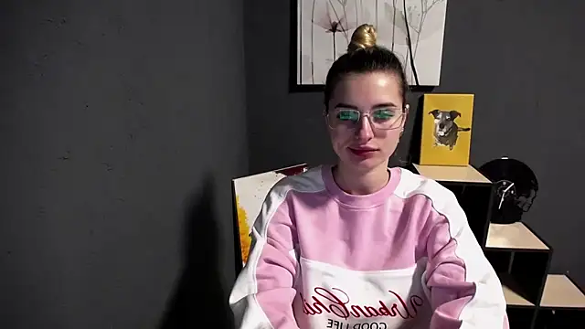 lady olivia  online show from 04-11-26, 01:15