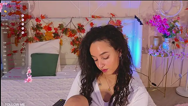 Lolly Neal online show from 11-25-25, 04:56