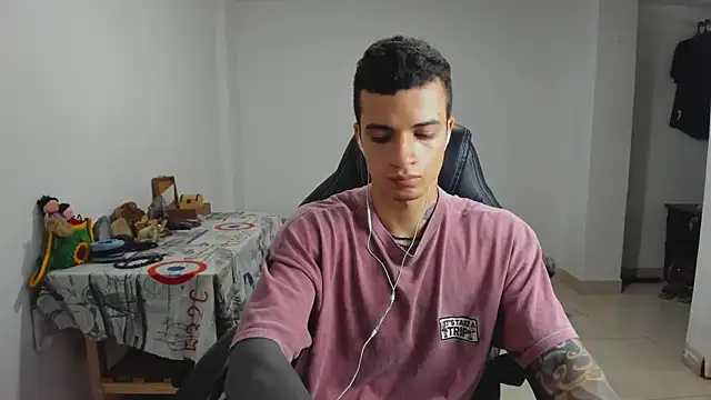 Snapshot of Balo_lovers chatting on 01-10-25, 05:02 Balo lovers online show from 01-10-25, 05:02