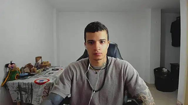 Snapshot of Balo_lovers chatting on 01-12-25, 02:09 Balo lovers online show from 01-12-25, 02:09