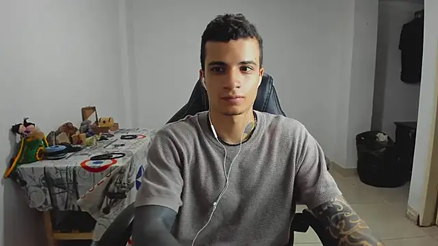 Snapshot of Balo_lovers chatting on 01-12-25, 05:11 Balo lovers online show from 01-12-25, 05:11