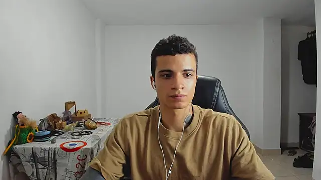 Snapshot of Balo_lovers chatting on 01-18-25, 05:37 Balo lovers online show from 01-18-25, 05:37