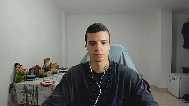 Snapshot of Balo_lovers chatting on 02-03-25, 02:24 Balo lovers online show from 02-03-25, 02:24