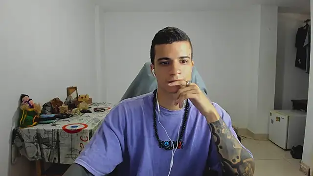 Snapshot of Balo_lovers chatting on 02-05-25, 05:20 Balo lovers online show from 02-05-25, 05:20