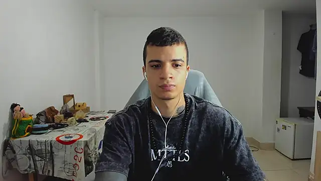 Snapshot of Balo_lovers chatting on 02-06-25, 11:15 Balo lovers online show from 02-06-25, 11:15