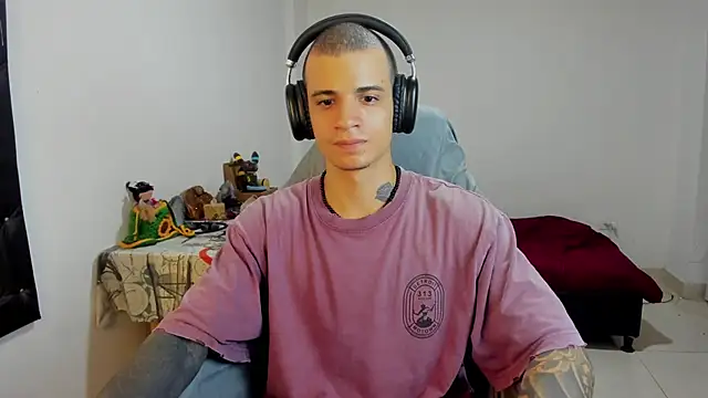 Snapshot of Balo_lovers chatting on 03-10-25, 09:18 Balo lovers online show from 03-10-25, 09:18