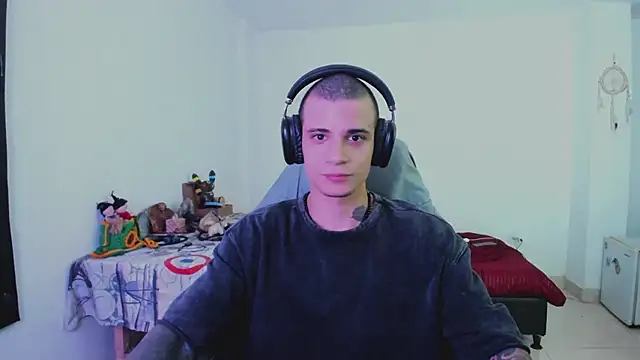 Snapshot of Balo_lovers chatting on 03-12-25, 11:01 Balo lovers online show from 03-12-25, 11:01