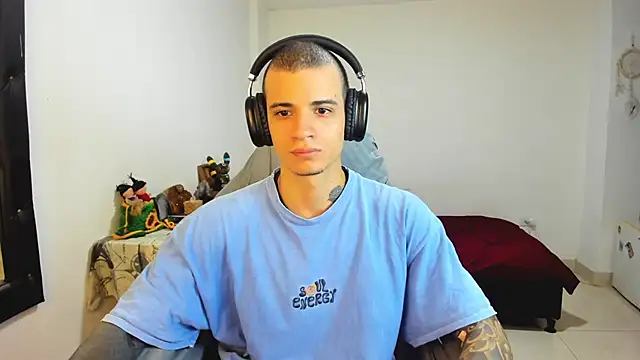 Snapshot of Balo_lovers chatting on 03-13-25, 02:01 Balo lovers online show from 03-13-25, 02:01