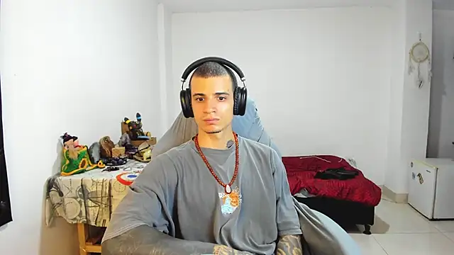 Snapshot of Balo_lovers chatting on 03-18-25, 07:42 Balo lovers online show from 03-18-25, 07:42