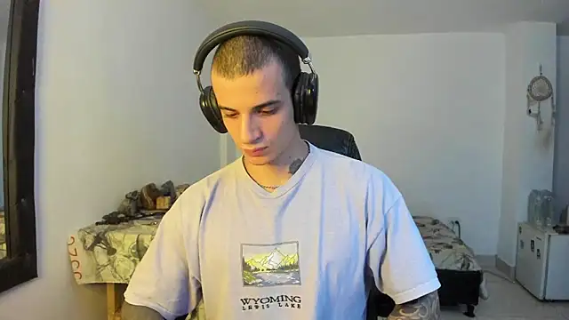 Snapshot of Balo_lovers chatting on 01-05-26, 08:56 Balo lovers online show from 01-05-26, 08:56