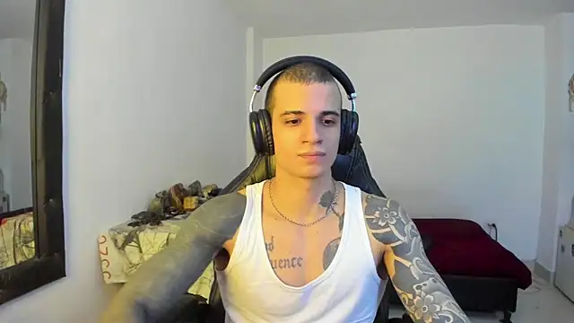 Snapshot of Balo_lovers chatting on 01-07-26, 03:36 Balo lovers online show from 01-07-26, 03:36