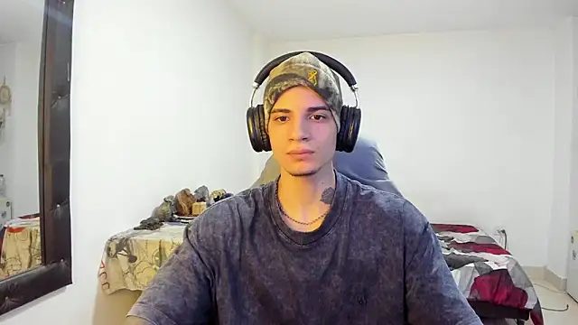 Snapshot of Balo_lovers chatting on 02-09-26, 04:55 Balo lovers online show from 02-09-26, 04:55